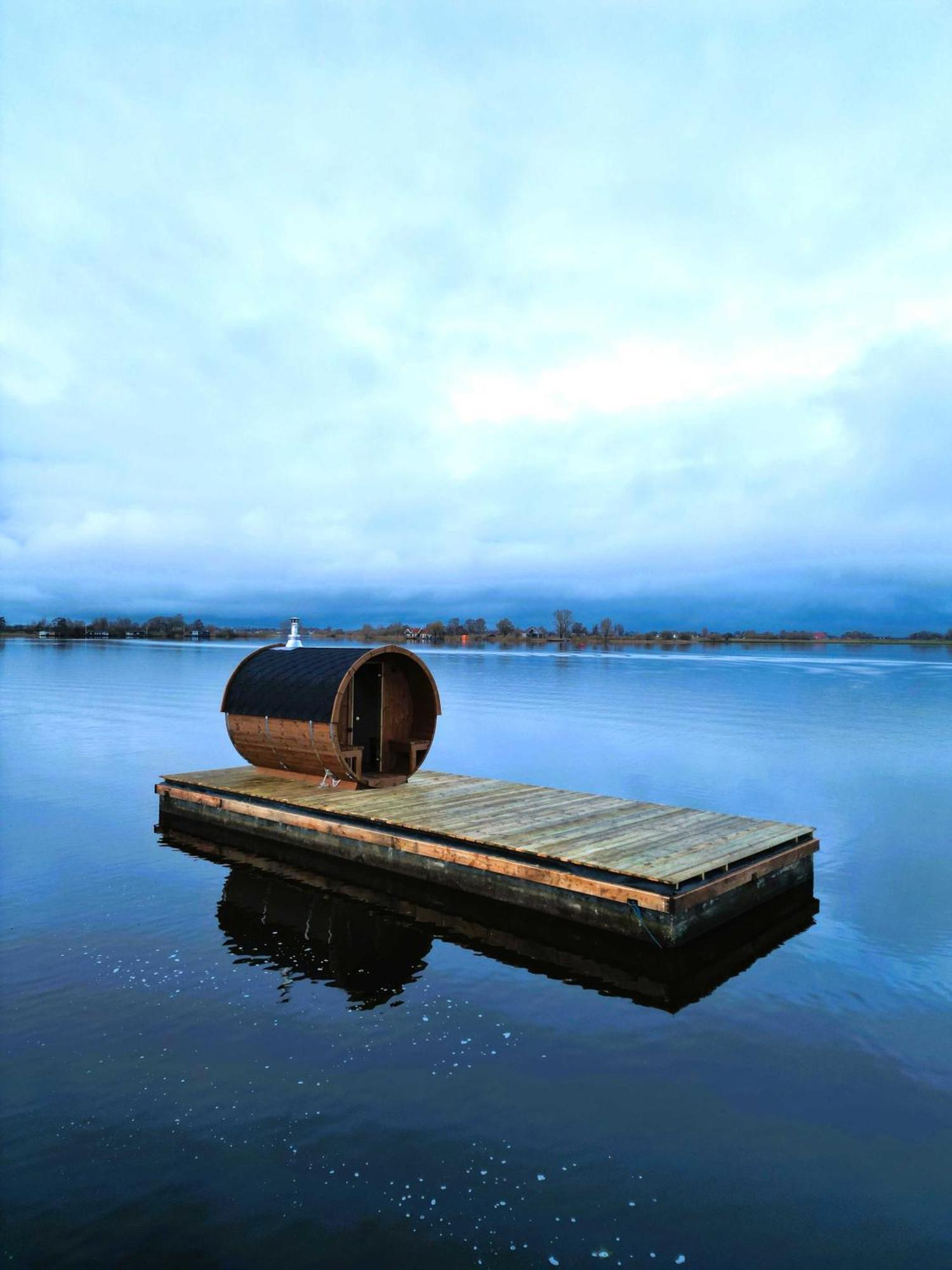 Pean-Buiten Waterlodges Nes  Esterno foto