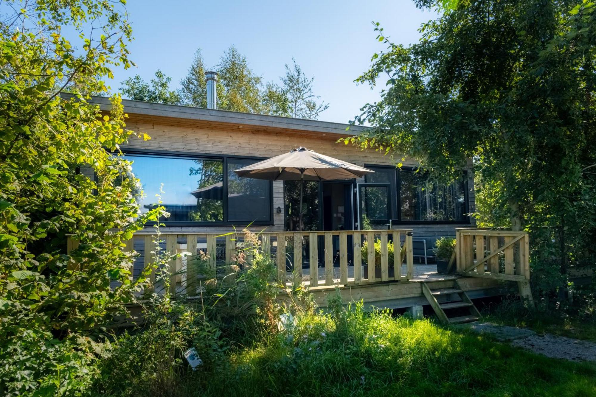 Pean-Buiten Waterlodges Nes  Esterno foto