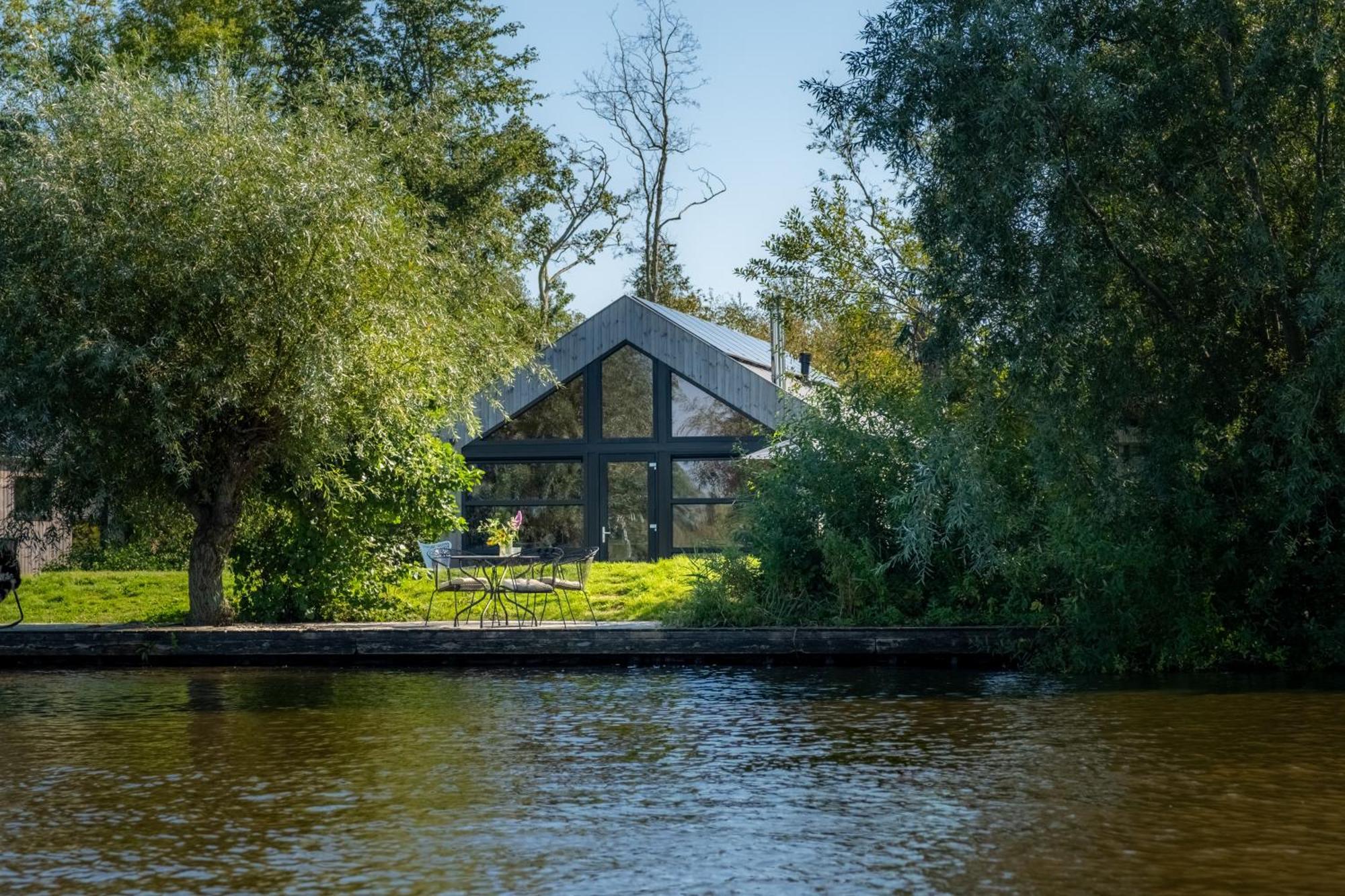 Pean-Buiten Waterlodges Nes  Esterno foto