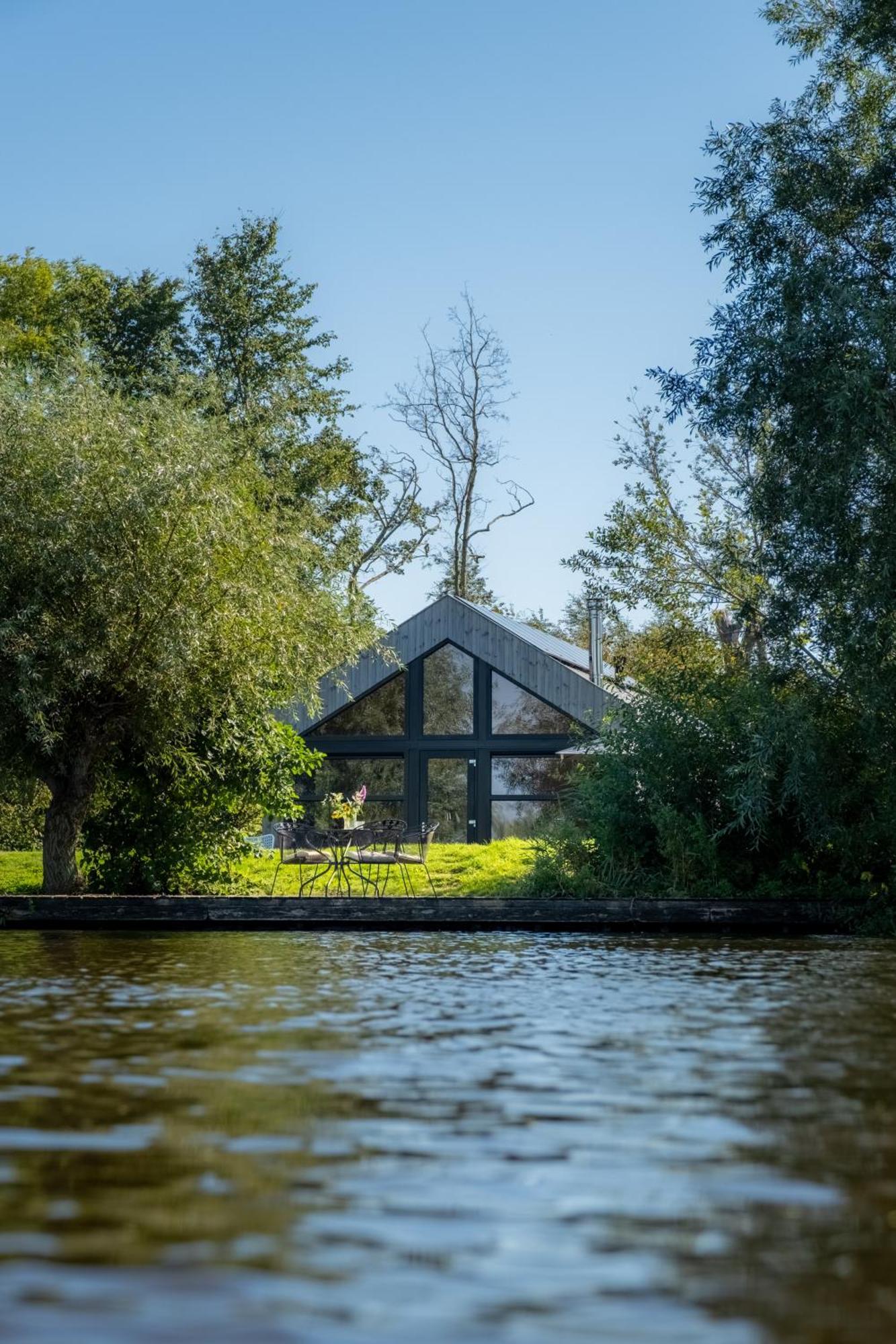 Pean-Buiten Waterlodges Nes  Esterno foto