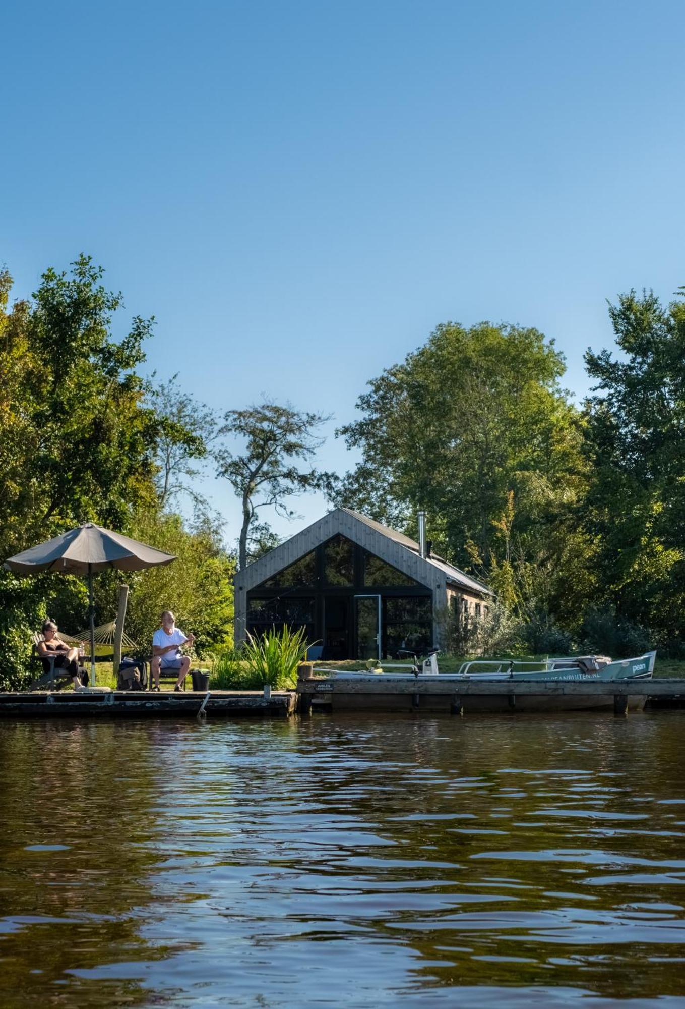 Pean-Buiten Waterlodges Nes  Esterno foto